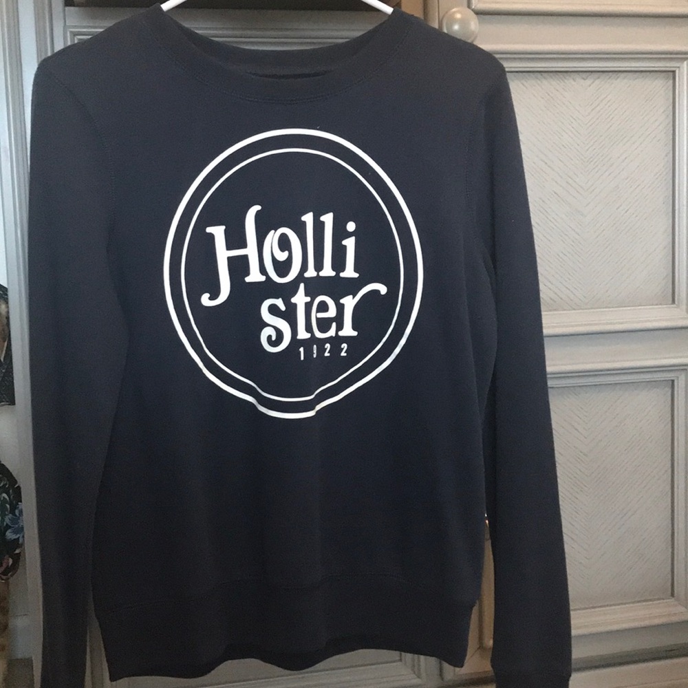Hollister crew neck